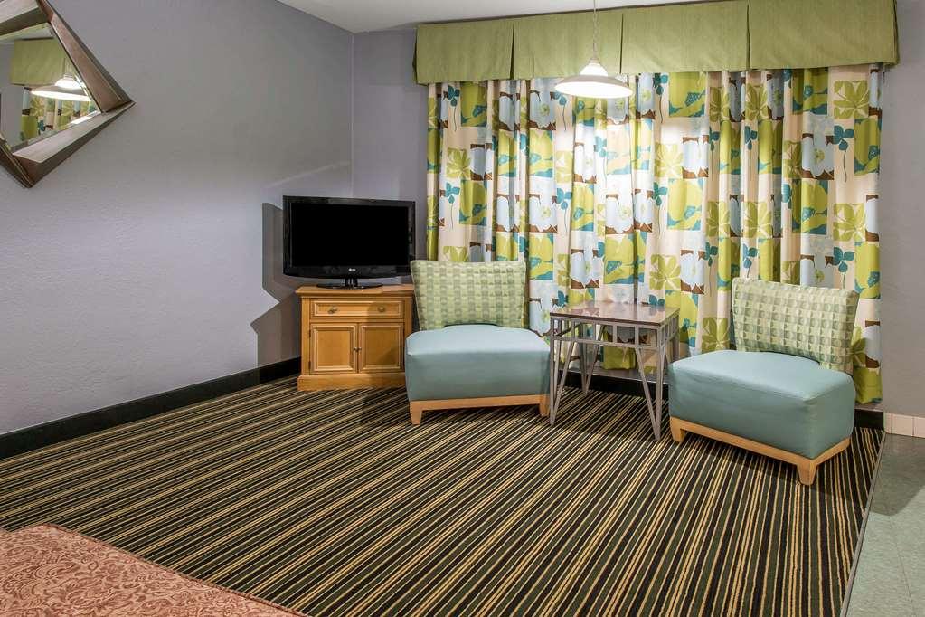Rodeway Inn & Suites Winter Haven Chain Of Lakes Pokój zdjęcie