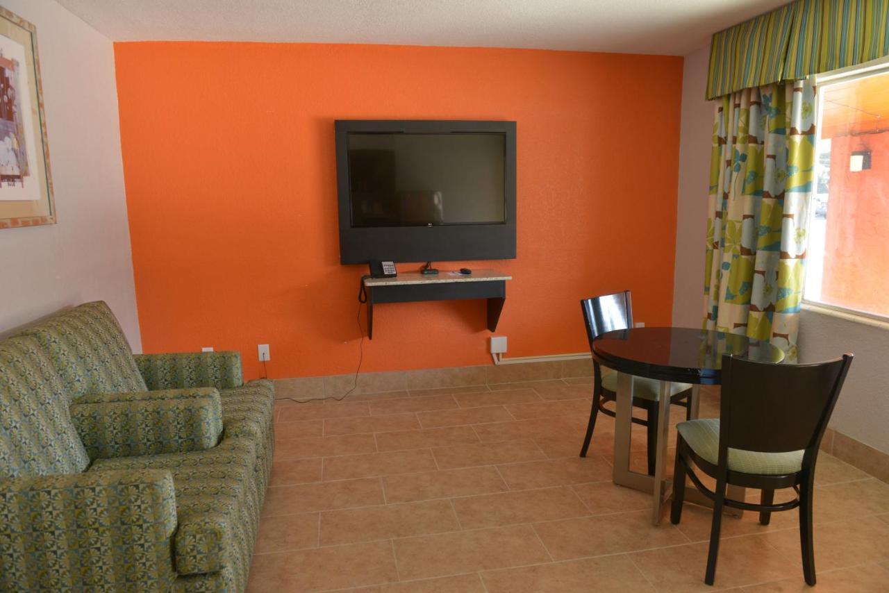 Rodeway Inn & Suites Winter Haven Chain Of Lakes Zewnętrze zdjęcie