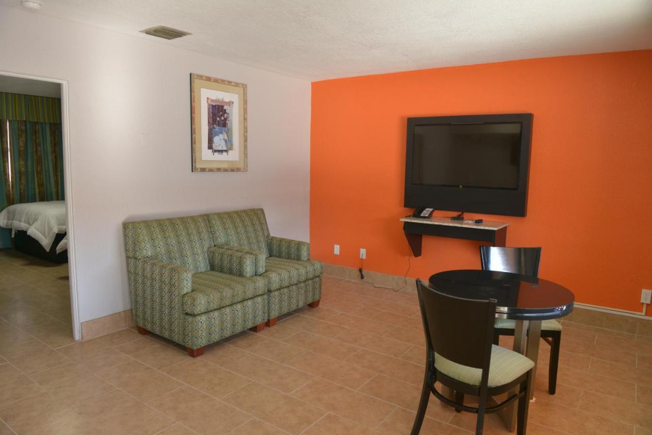 Rodeway Inn & Suites Winter Haven Chain Of Lakes Zewnętrze zdjęcie